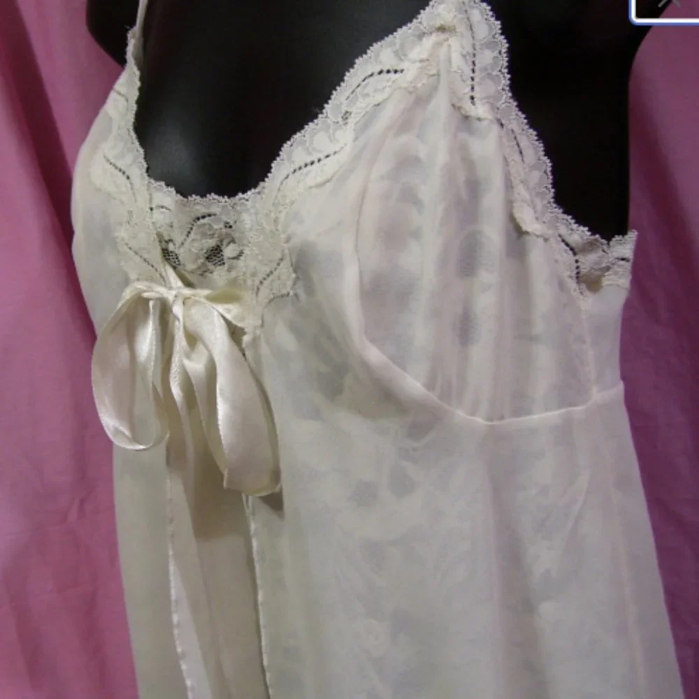 Victoria's Secret Sexy Off White Chiffon Lace Nightgown  Size S NWOT